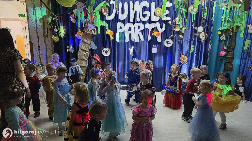 Piraci, księżniczki i superbohaterowie opanowali parkiet w Przedszkolu nr 2