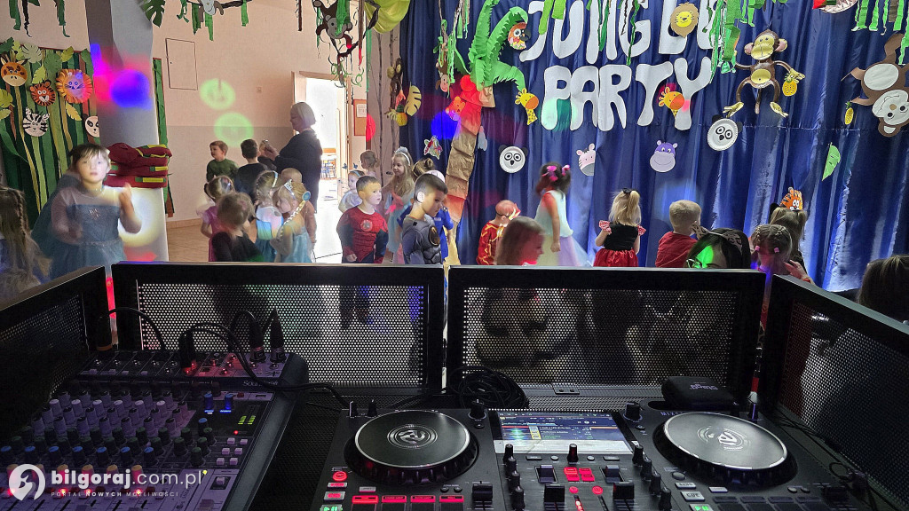 Piraci, księżniczki i superbohaterowie opanowali parkiet w Przedszkolu nr 2