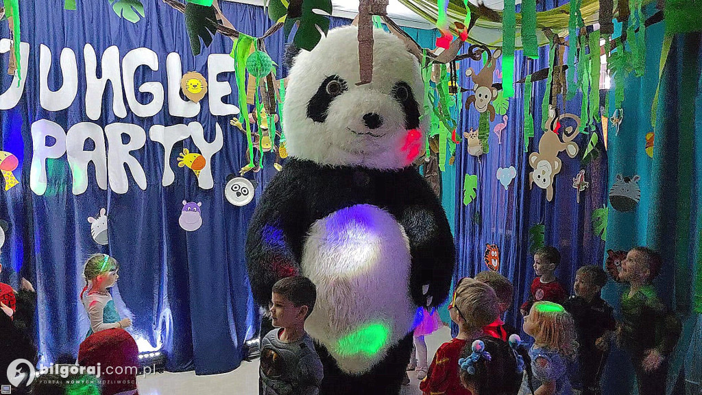 Piraci, księżniczki i superbohaterowie opanowali parkiet w Przedszkolu nr 2