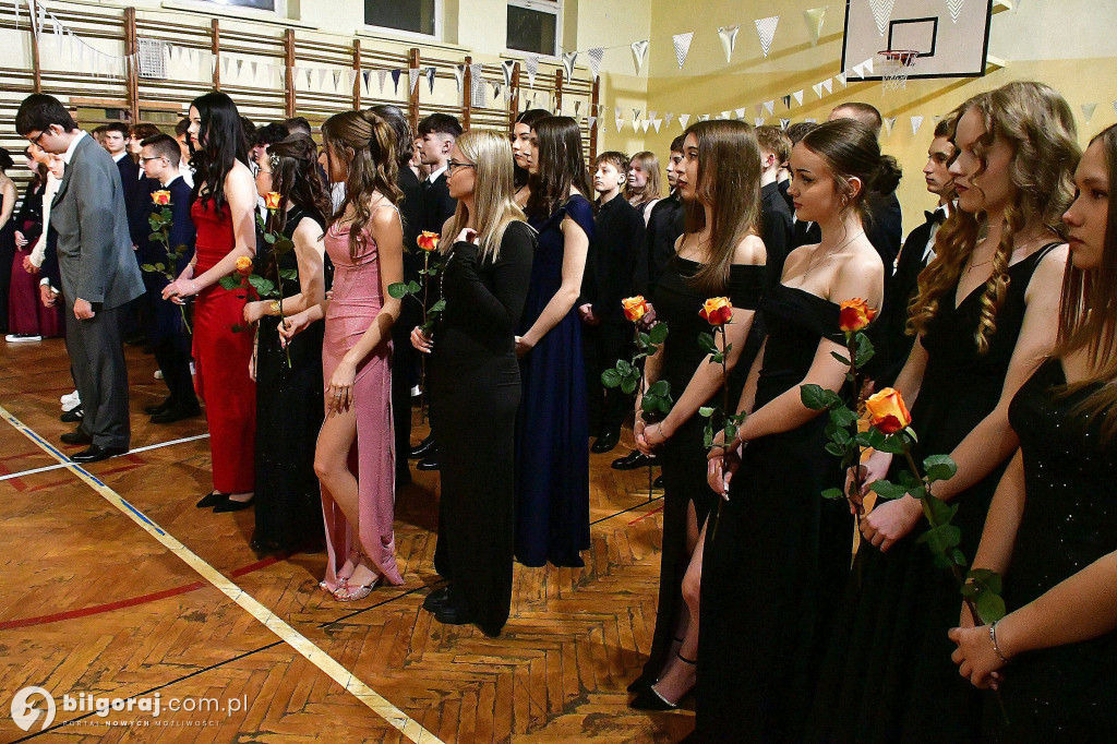 Bal ósmoklasistów w Szkole Podstawowej Nr 1 w Biłgoraju