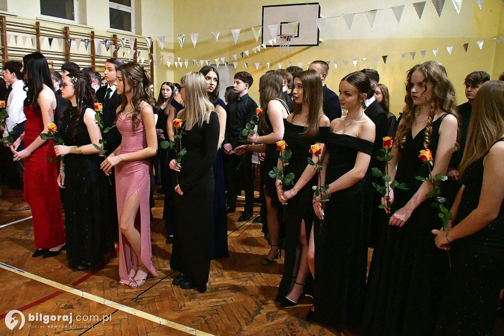 Bal ósmoklasistów w Szkole Podstawowej Nr 1 w Biłgoraju