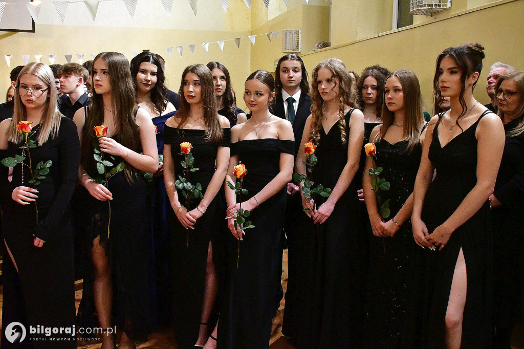 Bal ósmoklasistów w Szkole Podstawowej Nr 1 w Biłgoraju