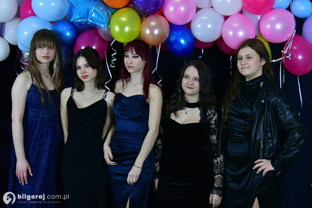 Bal ósmoklasistów w Szkole Podstawowej Nr 1 w Biłgoraju