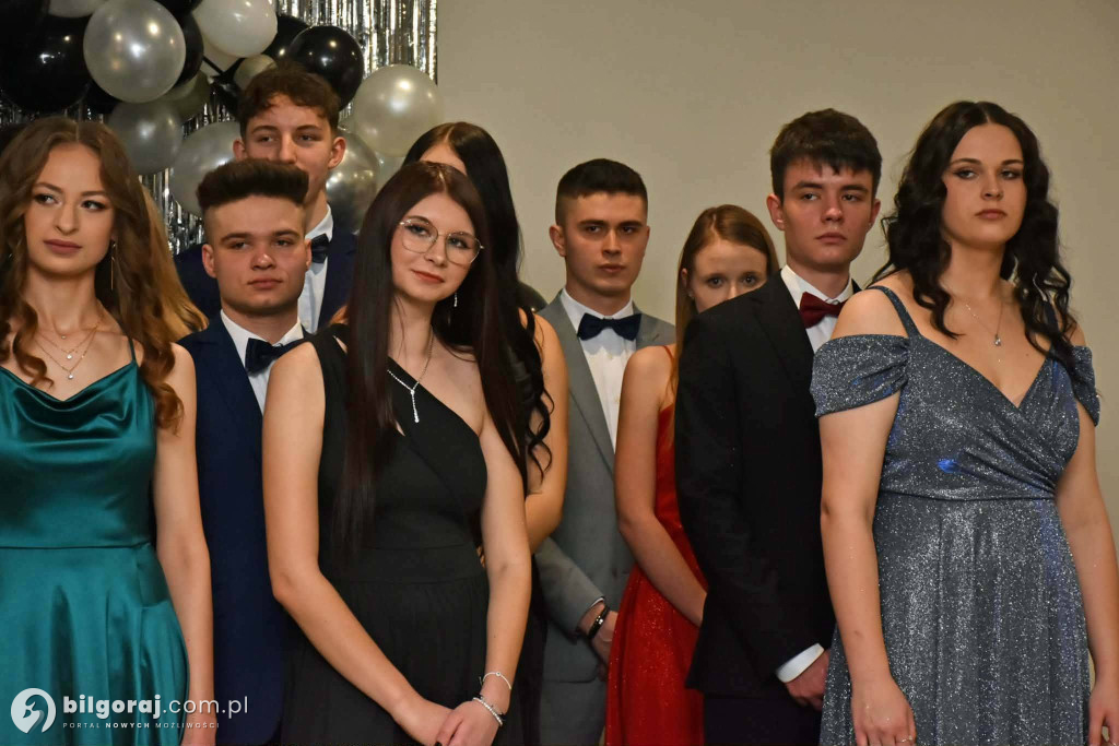 Relacja z balu maturalnego w turobińskim liceum