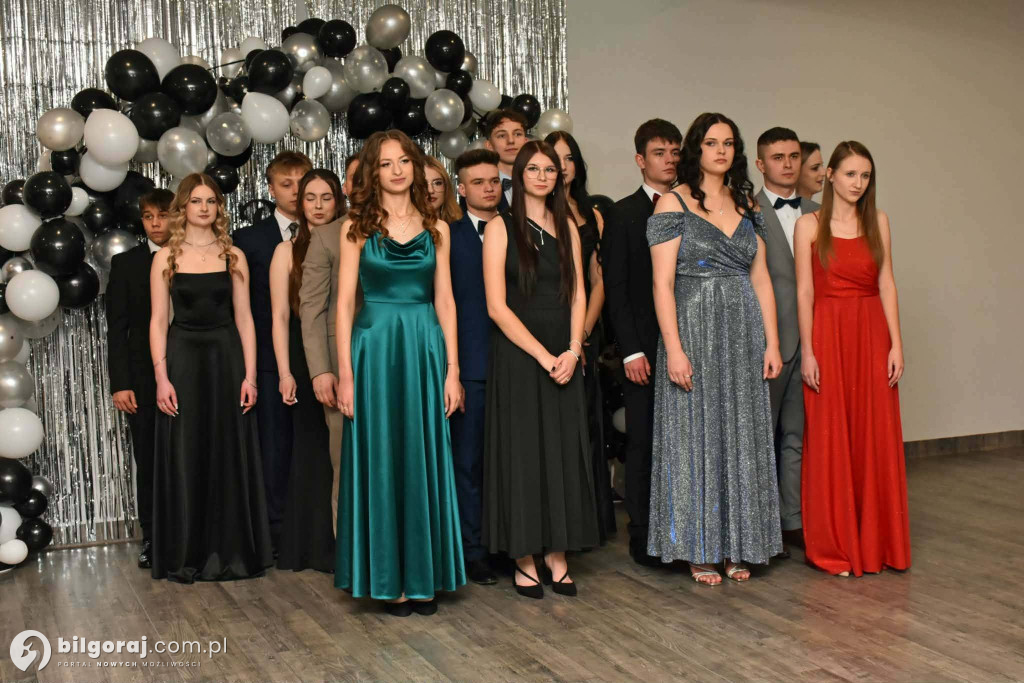 Relacja z balu maturalnego w turobińskim liceum