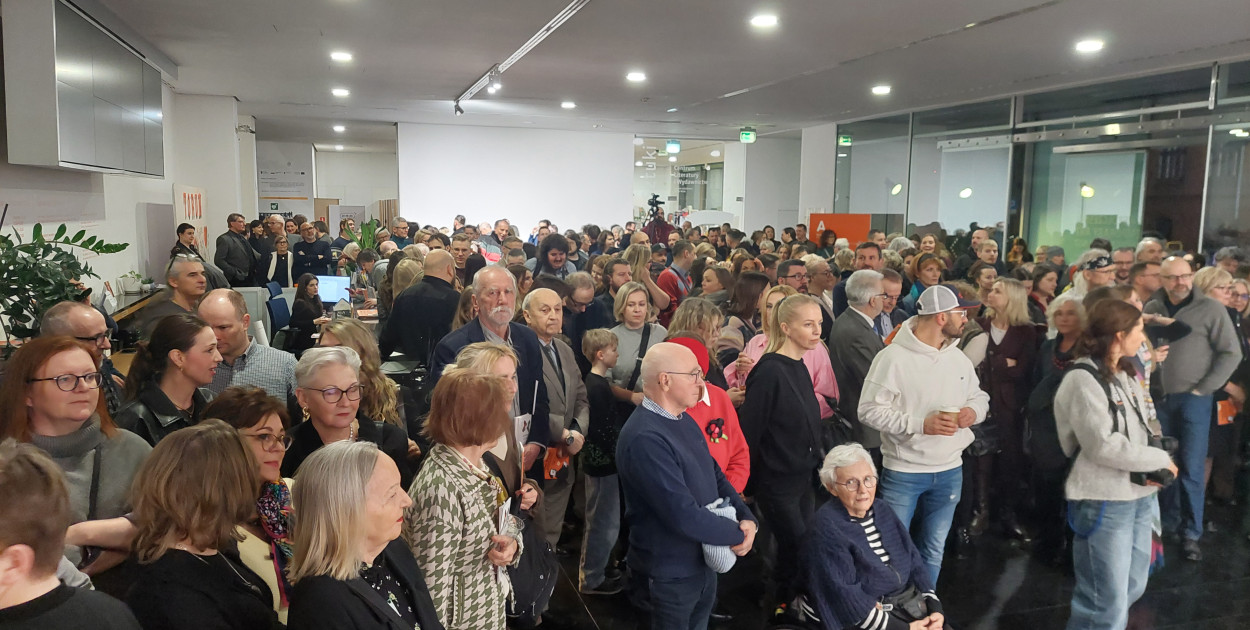 Alchemik i wizjoner: Wielki powrót Stefana Knappa