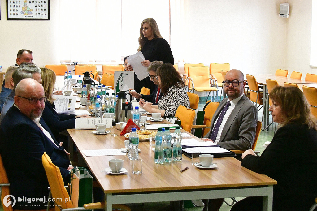 Nowa kadencja Powiatowej Rady Rynku Pracy. Wicestarosta wręczyła powołania