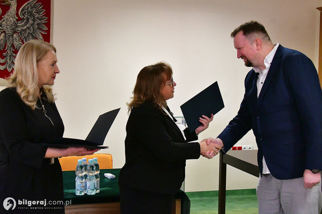 Nowa kadencja Powiatowej Rady Rynku Pracy. Wicestarosta wręczyła powołania