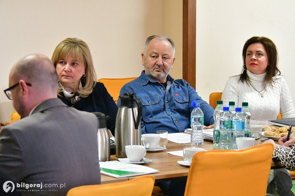 Nowa kadencja Powiatowej Rady Rynku Pracy. Wicestarosta wręczyła powołania