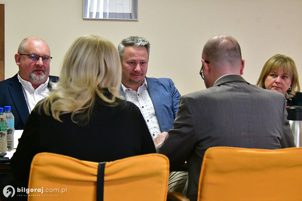 Nowa kadencja Powiatowej Rady Rynku Pracy. Wicestarosta wręczyła powołania