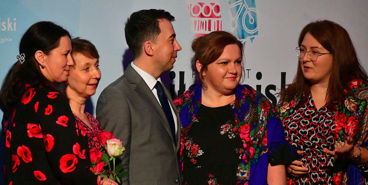 Ponad tysiąc kobiet w biłgorajskiej „Budowlance”. Tak świętował Powiat