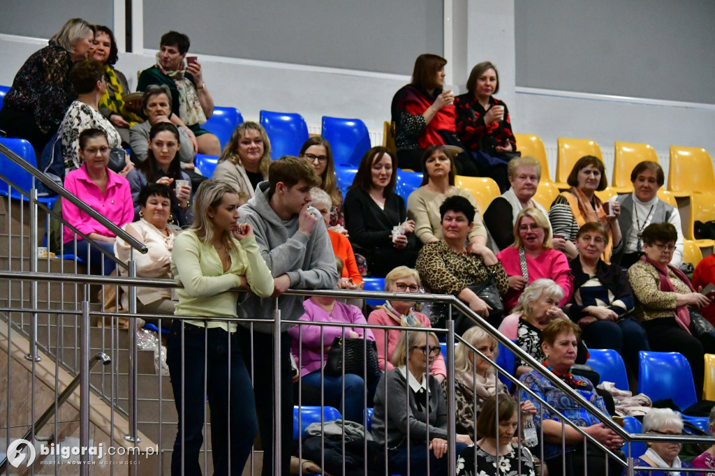 Ponad tysiąc kobiet w biłgorajskiej „Budowlance”. Tak świętował Powiat