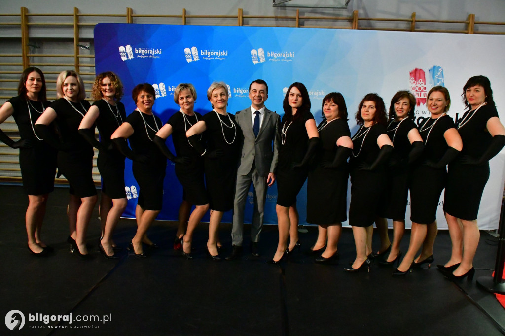 Ponad tysiąc kobiet w biłgorajskiej „Budowlance”. Tak świętował Powiat