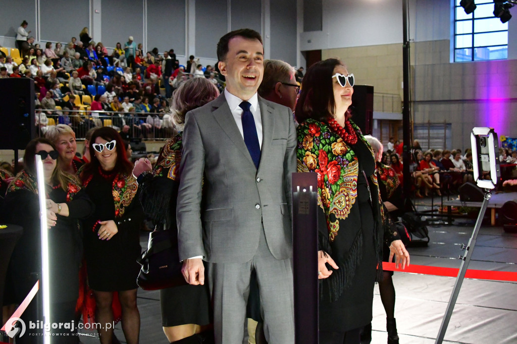 Ponad tysiąc kobiet w biłgorajskiej „Budowlance”. Tak świętował Powiat