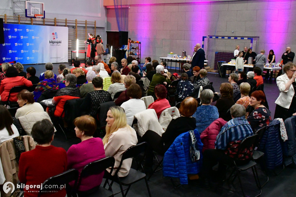 Ponad tysiąc kobiet w biłgorajskiej „Budowlance”. Tak świętował Powiat