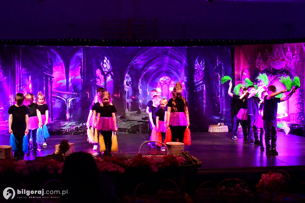 Ponad tysiąc kobiet w biłgorajskiej „Budowlance”. Tak świętował Powiat