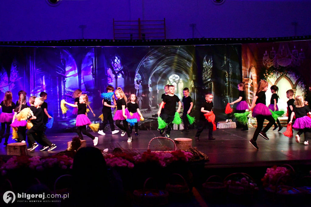 Ponad tysiąc kobiet w biłgorajskiej „Budowlance”. Tak świętował Powiat