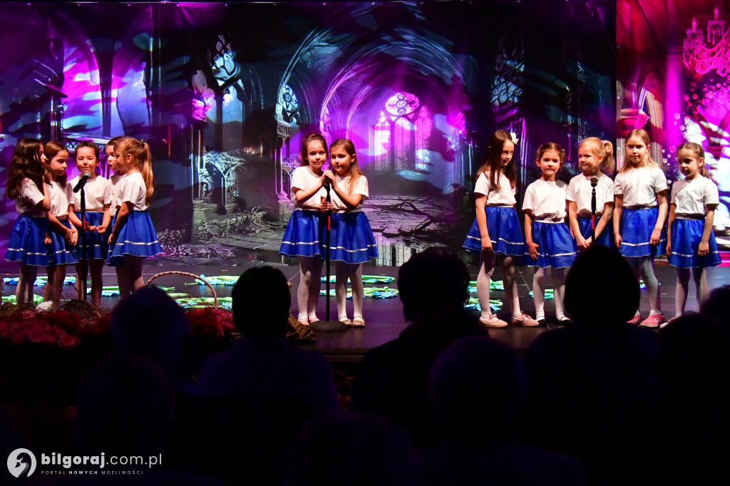 Ponad tysiąc kobiet w biłgorajskiej „Budowlance”. Tak świętował Powiat