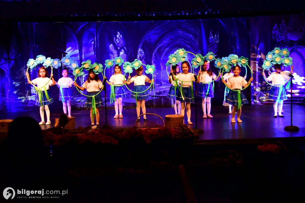 Ponad tysiąc kobiet w biłgorajskiej „Budowlance”. Tak świętował Powiat