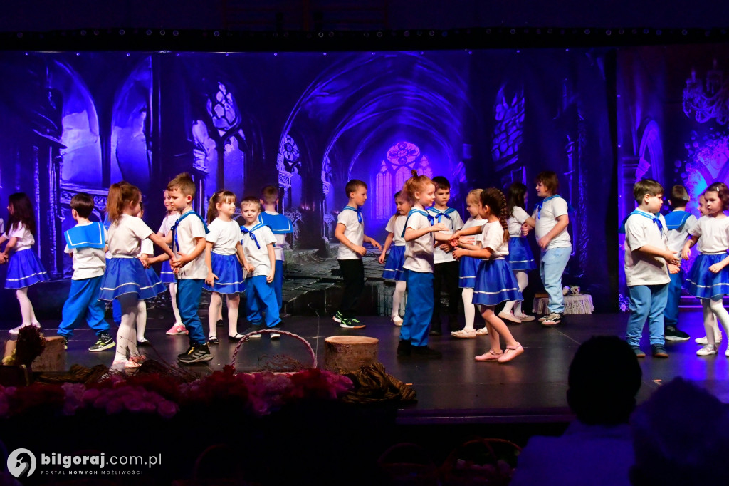 Ponad tysiąc kobiet w biłgorajskiej „Budowlance”. Tak świętował Powiat