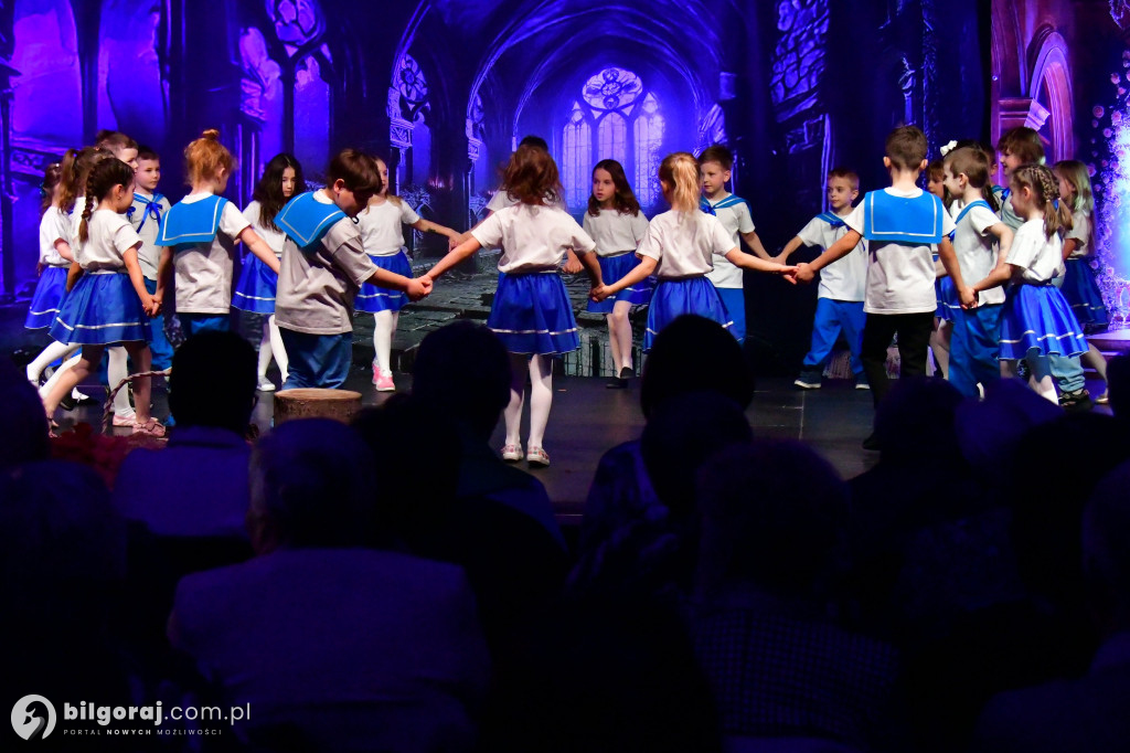 Ponad tysiąc kobiet w biłgorajskiej „Budowlance”. Tak świętował Powiat