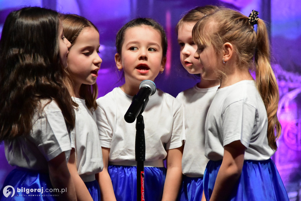 Ponad tysiąc kobiet w biłgorajskiej „Budowlance”. Tak świętował Powiat