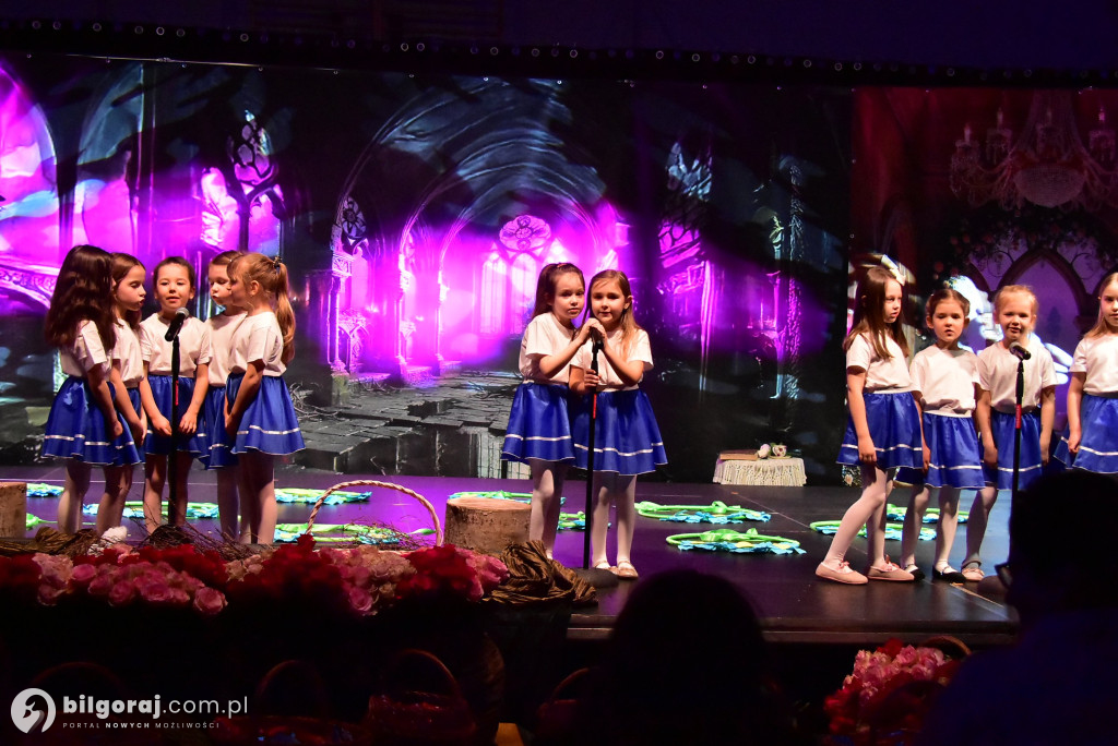 Ponad tysiąc kobiet w biłgorajskiej „Budowlance”. Tak świętował Powiat