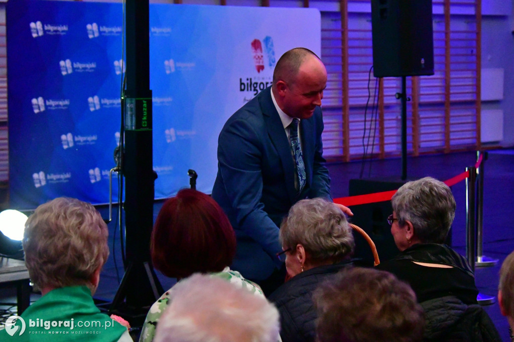 Ponad tysiąc kobiet w biłgorajskiej „Budowlance”. Tak świętował Powiat