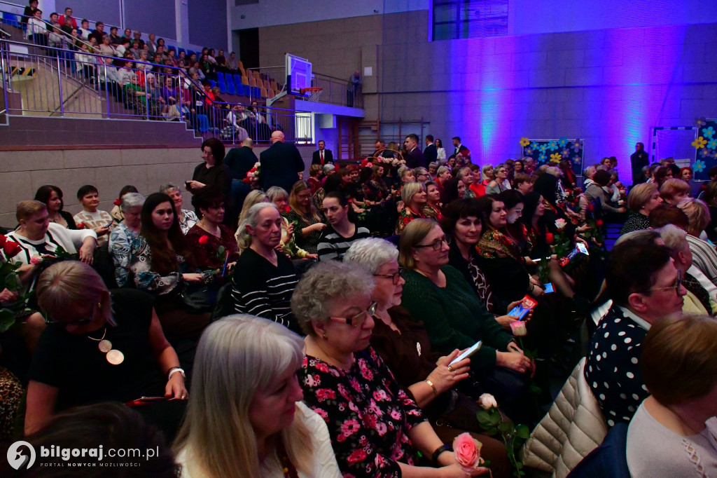 Ponad tysiąc kobiet w biłgorajskiej „Budowlance”. Tak świętował Powiat