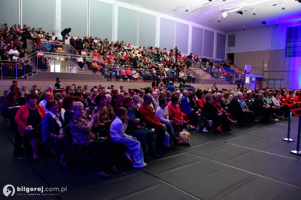 Ponad tysiąc kobiet w biłgorajskiej „Budowlance”. Tak świętował Powiat