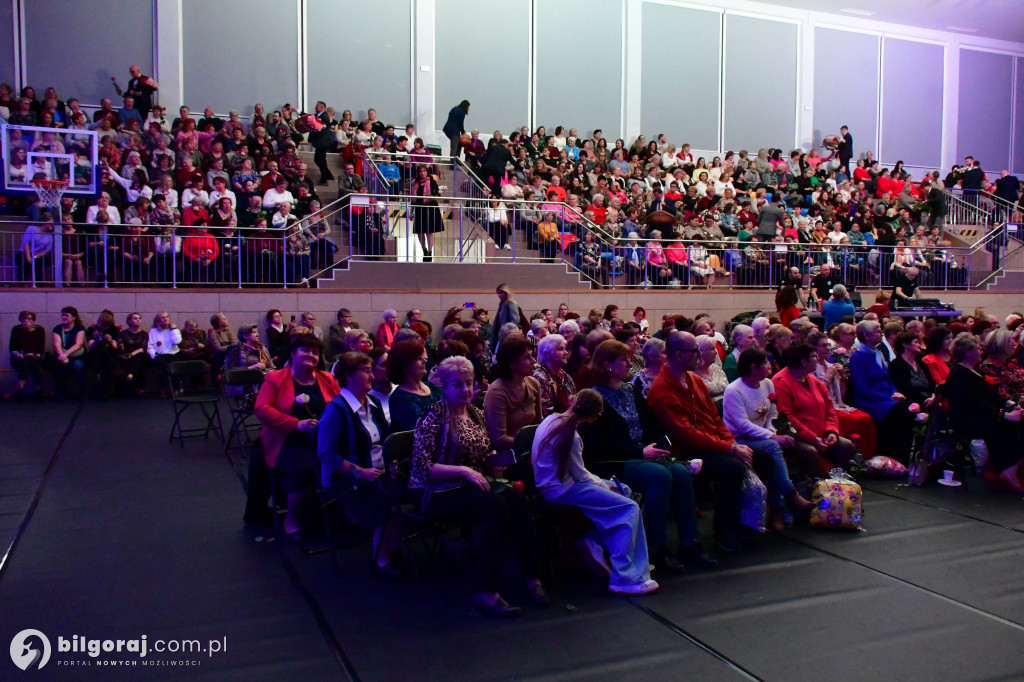 Ponad tysiąc kobiet w biłgorajskiej „Budowlance”. Tak świętował Powiat
