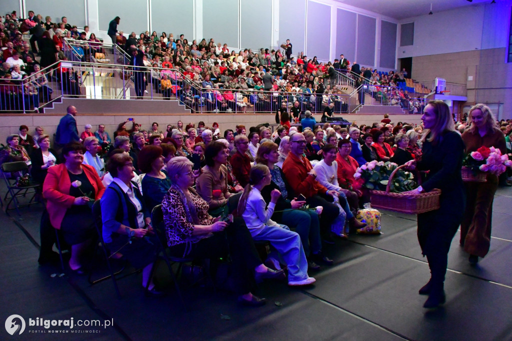 Ponad tysiąc kobiet w biłgorajskiej „Budowlance”. Tak świętował Powiat