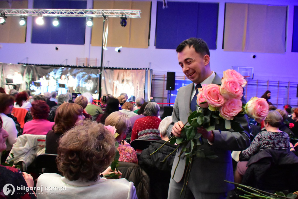 Ponad tysiąc kobiet w biłgorajskiej „Budowlance”. Tak świętował Powiat
