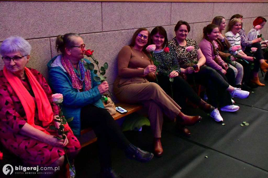 Ponad tysiąc kobiet w biłgorajskiej „Budowlance”. Tak świętował Powiat