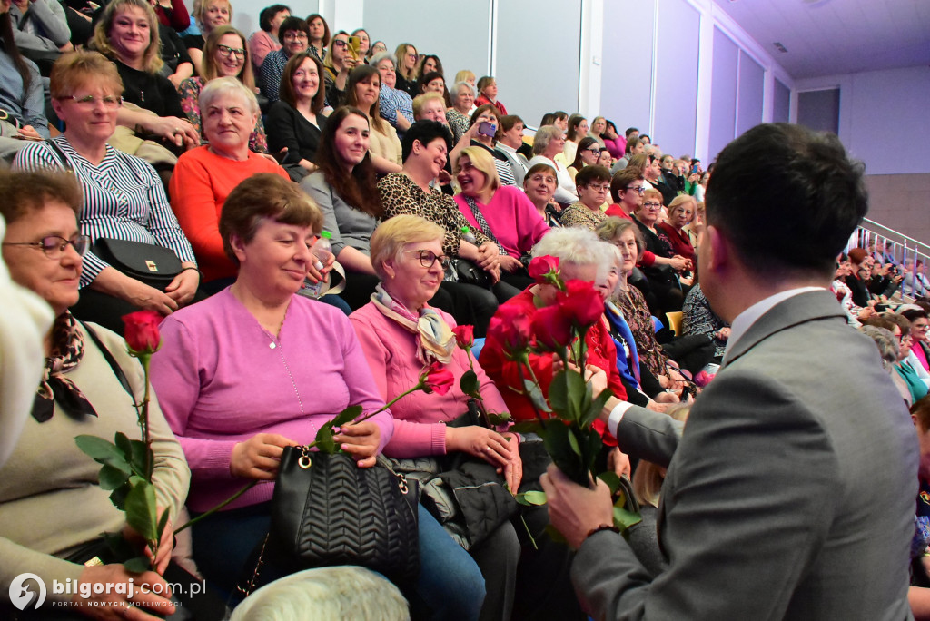 Ponad tysiąc kobiet w biłgorajskiej „Budowlance”. Tak świętował Powiat
