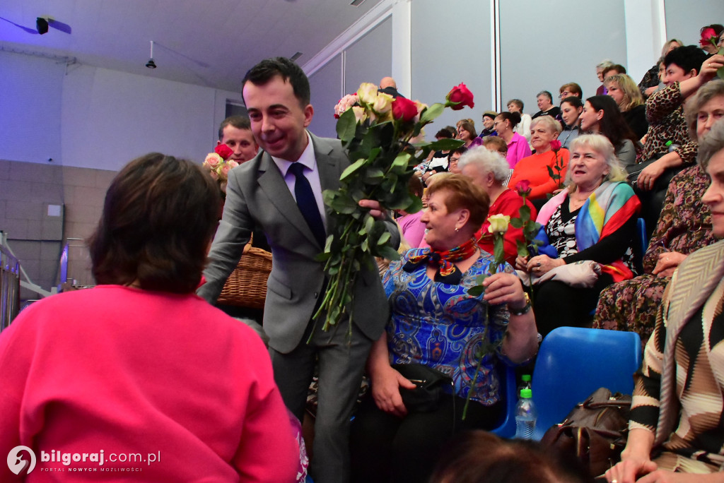 Ponad tysiąc kobiet w biłgorajskiej „Budowlance”. Tak świętował Powiat