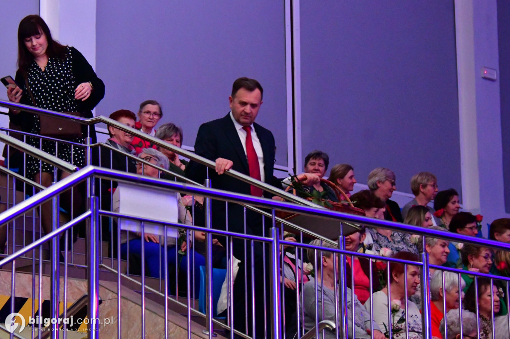 Ponad tysiąc kobiet w biłgorajskiej „Budowlance”. Tak świętował Powiat