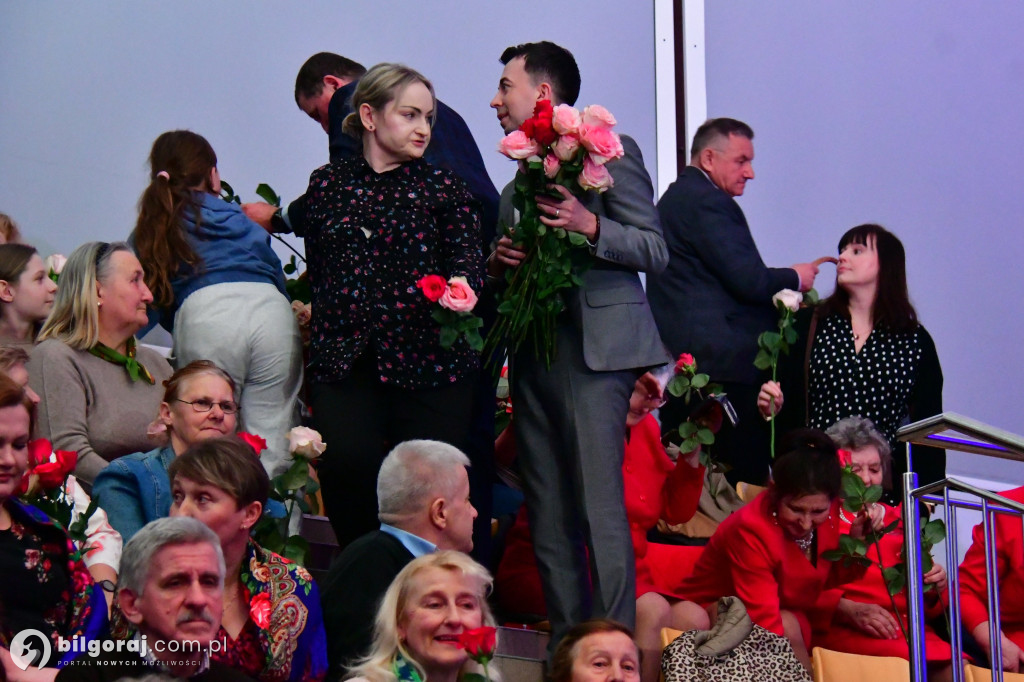 Ponad tysiąc kobiet w biłgorajskiej „Budowlance”. Tak świętował Powiat