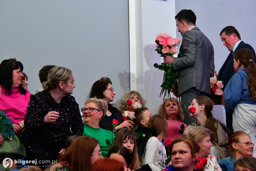 Ponad tysiąc kobiet w biłgorajskiej „Budowlance”. Tak świętował Powiat