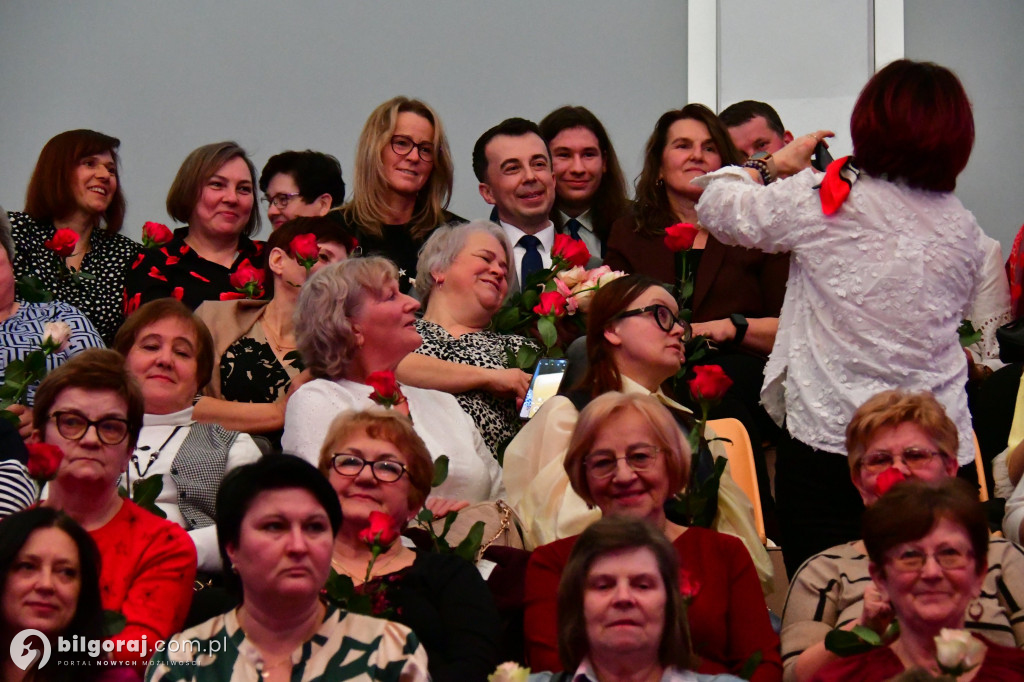 Ponad tysiąc kobiet w biłgorajskiej „Budowlance”. Tak świętował Powiat