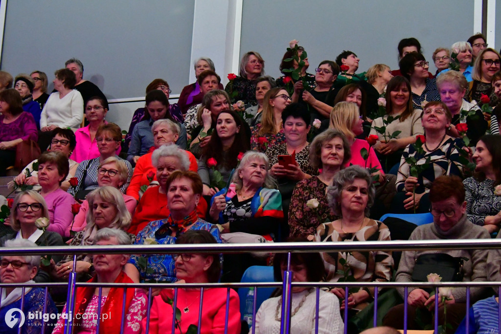Ponad tysiąc kobiet w biłgorajskiej „Budowlance”. Tak świętował Powiat