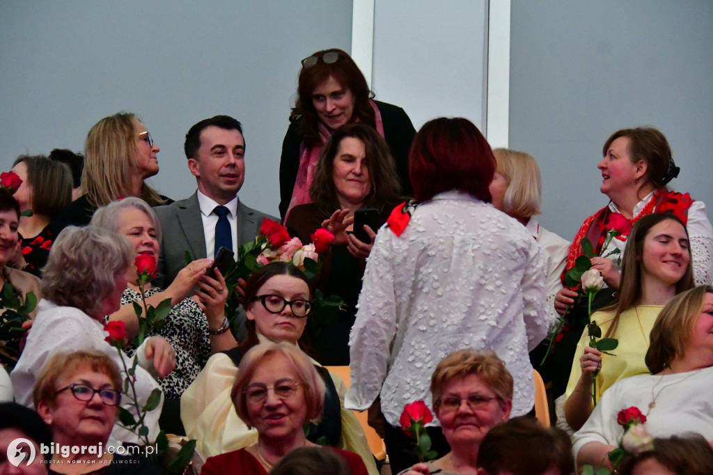 Ponad tysiąc kobiet w biłgorajskiej „Budowlance”. Tak świętował Powiat