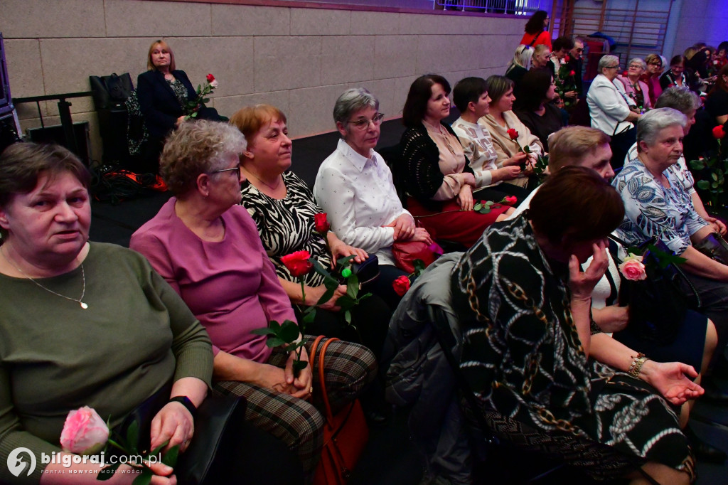 Ponad tysiąc kobiet w biłgorajskiej „Budowlance”. Tak świętował Powiat