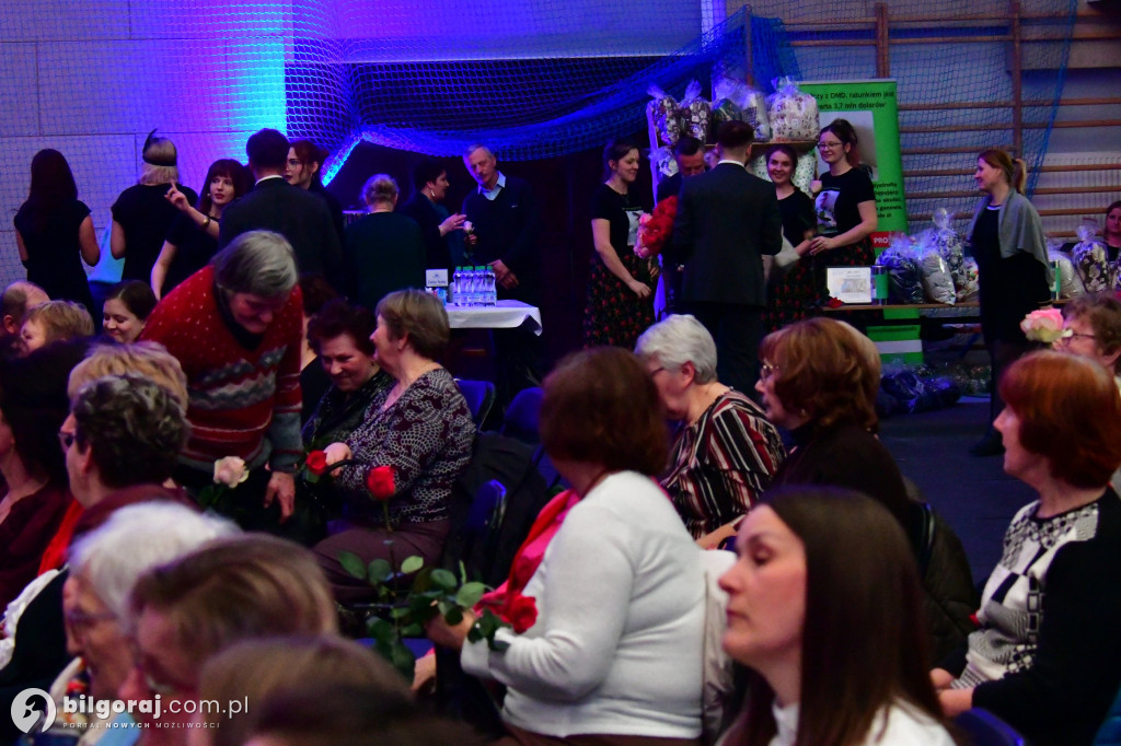 Ponad tysiąc kobiet w biłgorajskiej „Budowlance”. Tak świętował Powiat