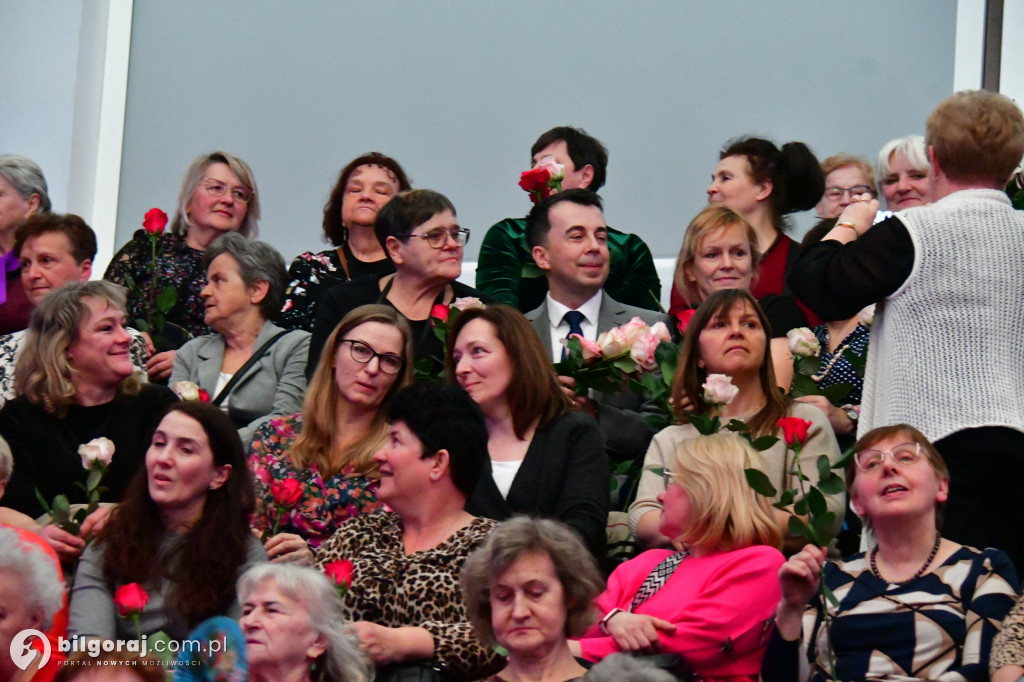 Ponad tysiąc kobiet w biłgorajskiej „Budowlance”. Tak świętował Powiat