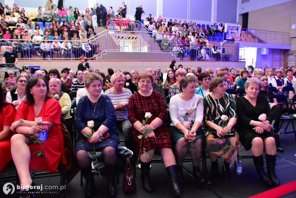 Ponad tysiąc kobiet w biłgorajskiej „Budowlance”. Tak świętował Powiat