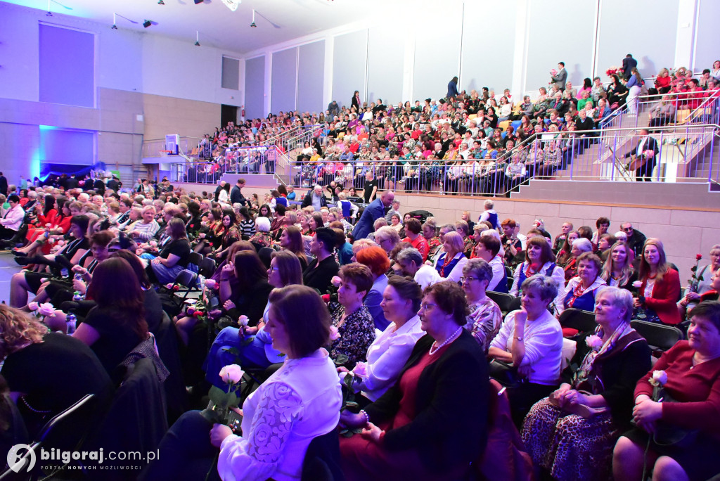 Ponad tysiąc kobiet w biłgorajskiej „Budowlance”. Tak świętował Powiat