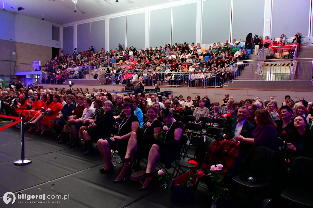 Ponad tysiąc kobiet w biłgorajskiej „Budowlance”. Tak świętował Powiat