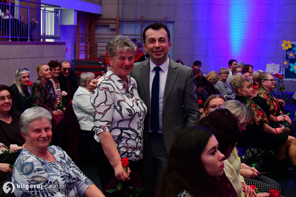 Ponad tysiąc kobiet w biłgorajskiej „Budowlance”. Tak świętował Powiat