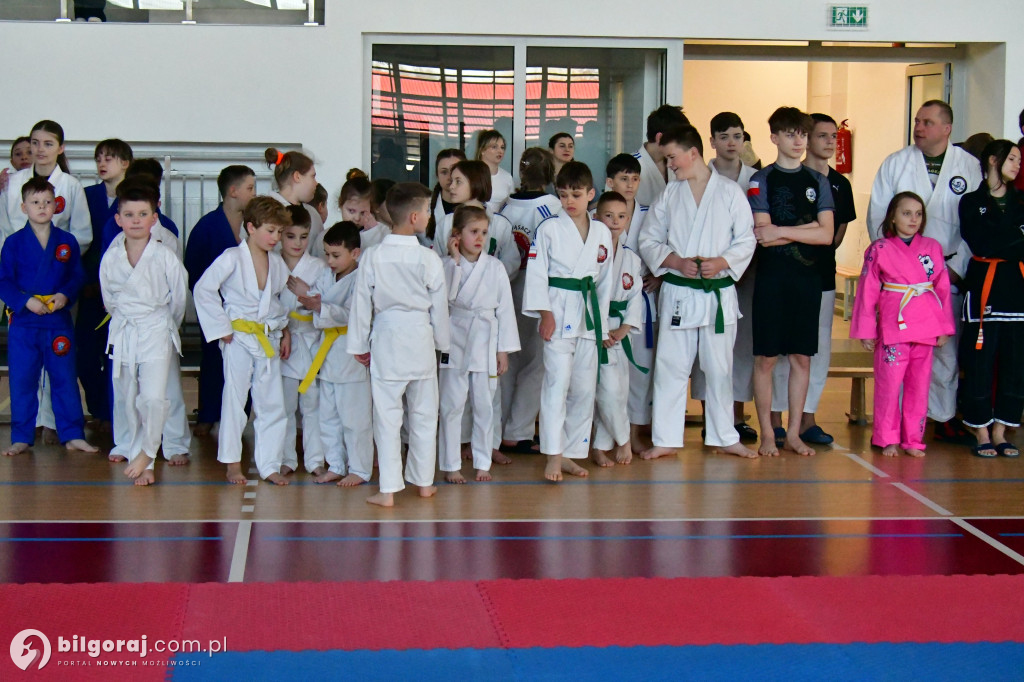 Młodzi wojownicy na macie w Potoku Górnym. Relacja z Ligi Ju-Jitsu Karate